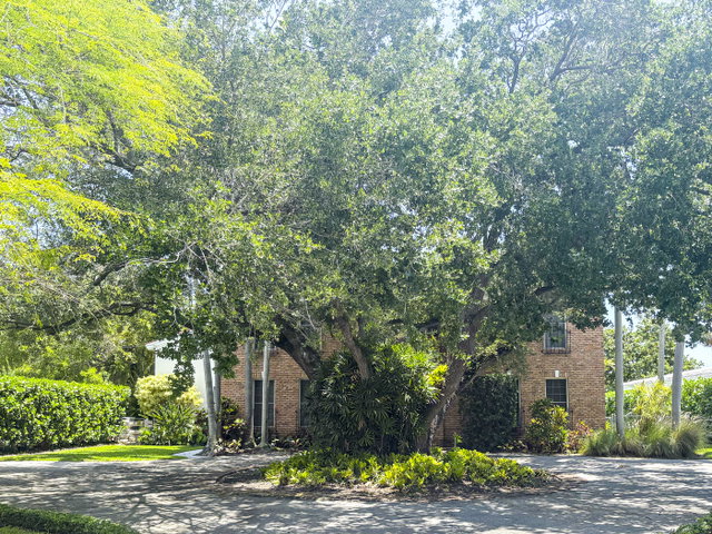South Brick Condo photo 2